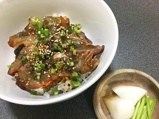 釣れた魚のづけ丼レシピ