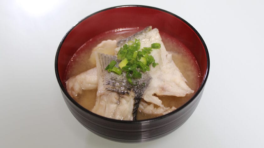 魚のあらでつくる味噌汁