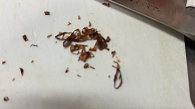 唐辛子をきざむ揚げ焼にする|魚の揚げ焼・ピリ辛ねぎ酢醤油がけ、レシピ