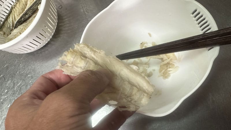 身をほぐす、つみれ｜魚だしざる蕎麦,レシピ