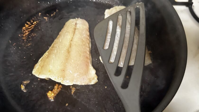 ソテーする｜白身魚のソテー・ブールブランソース,レシピ,つくり方