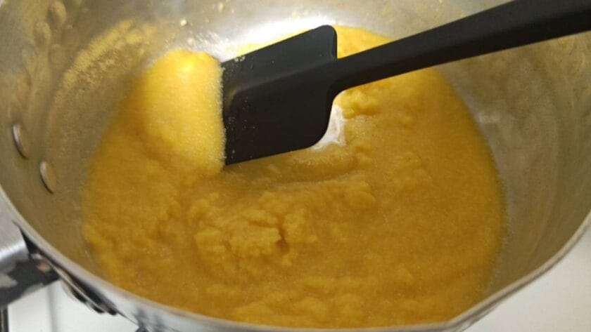 ポレンタを練る,付け合わせ準備｜ブリの南イタリア風照り焼き,釣果メシ,レシピ