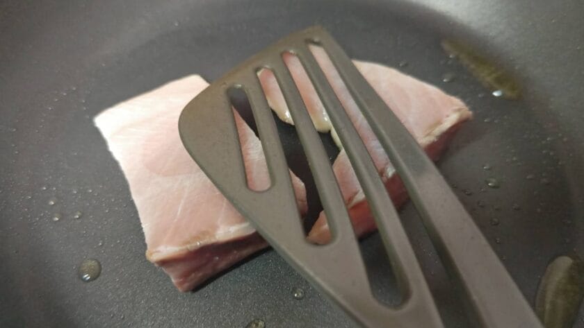 皮目から焼く｜ブリの南イタリア風照り焼き,釣果メシ,レシピ