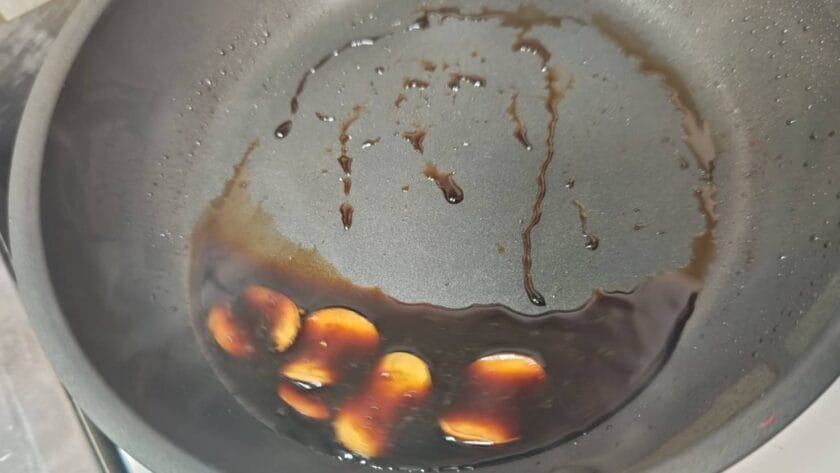 ソースを作る｜ブリの南イタリア風照り焼き,釣果メシ,レシピ