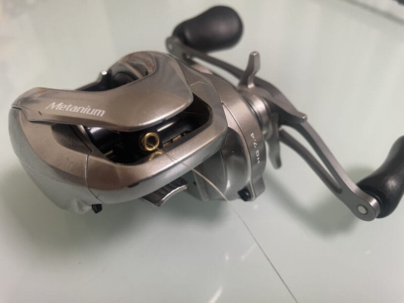 ①レベルワインダーに通す|ベイトリール,ライン,巻き方