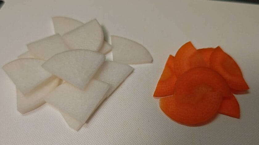 具材をカット｜鮭の酒粕三平汁,つくり方,レシピ,釣果メシ